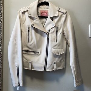 BNWT Levi’s asymmetrical moto jacket in oyster white
